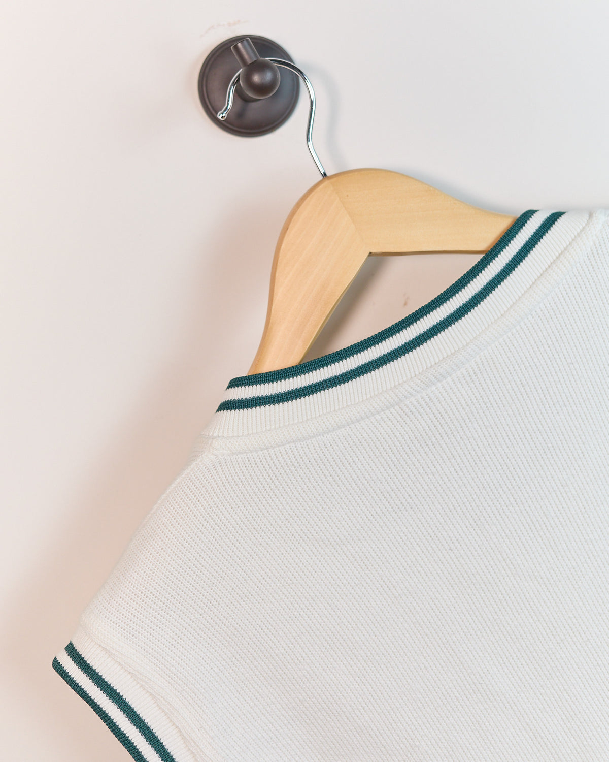 90s Mizuno Golf White/Green Vest (XXL but smaller)