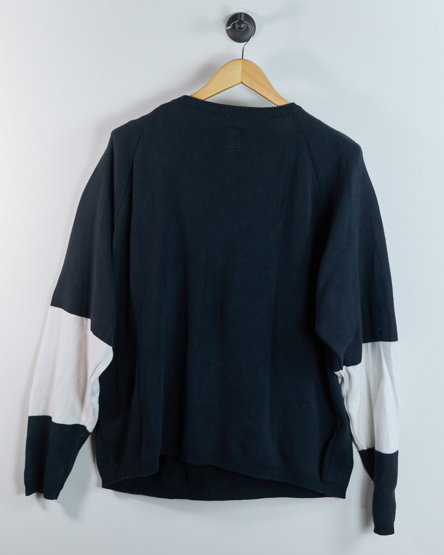 90s to 00s Nike Golf Tiger Woods Yin Yang Black/White Crew Neck Jumper (L)