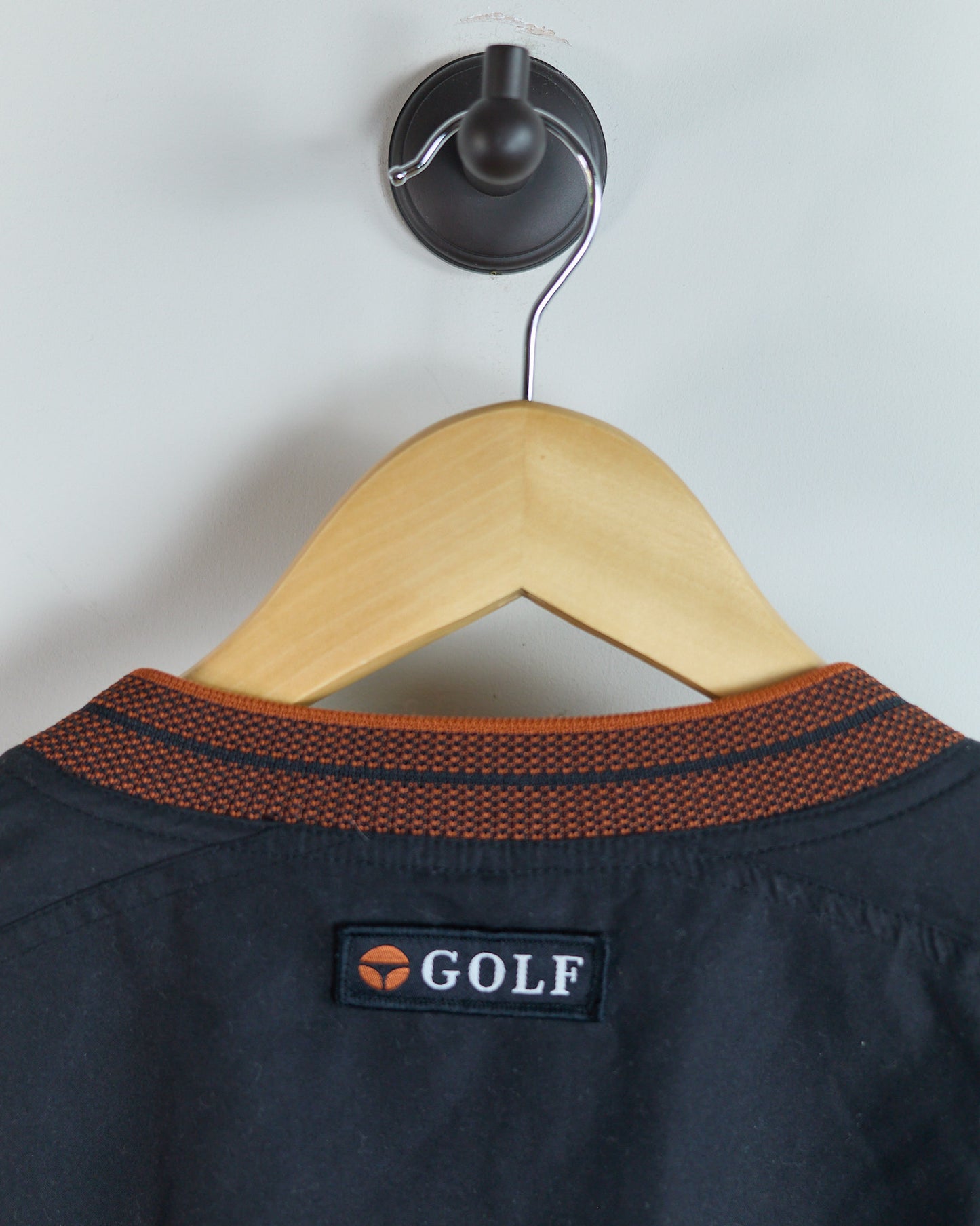 90s TaylorMade Black/Orange V Neck Windbreaker (M)