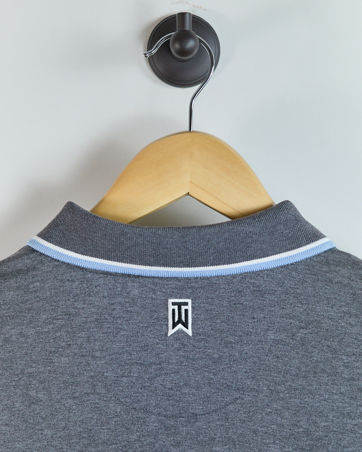 90s to early 00s Nike Golf Shield Tiger Woods Logo Dark Grey/Light Blue Stripe Pattern Polo (L)