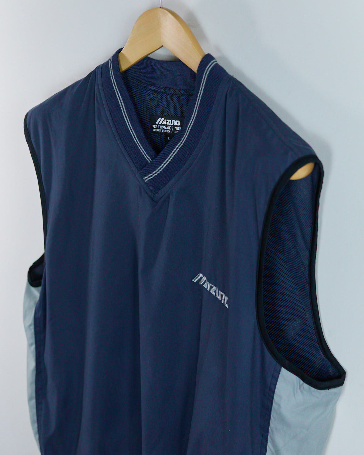 90s Mizuno Golf Navy V Neck Windbreaker Vest (L)