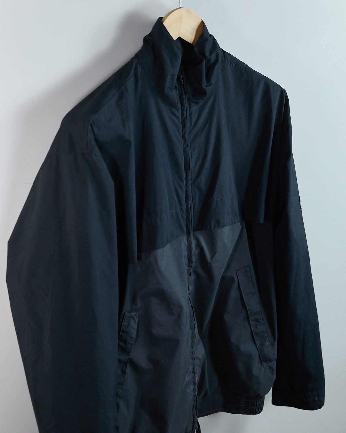 Late 90s Nike Golf Shield Logo Black Zip Up Windbreaker (M)