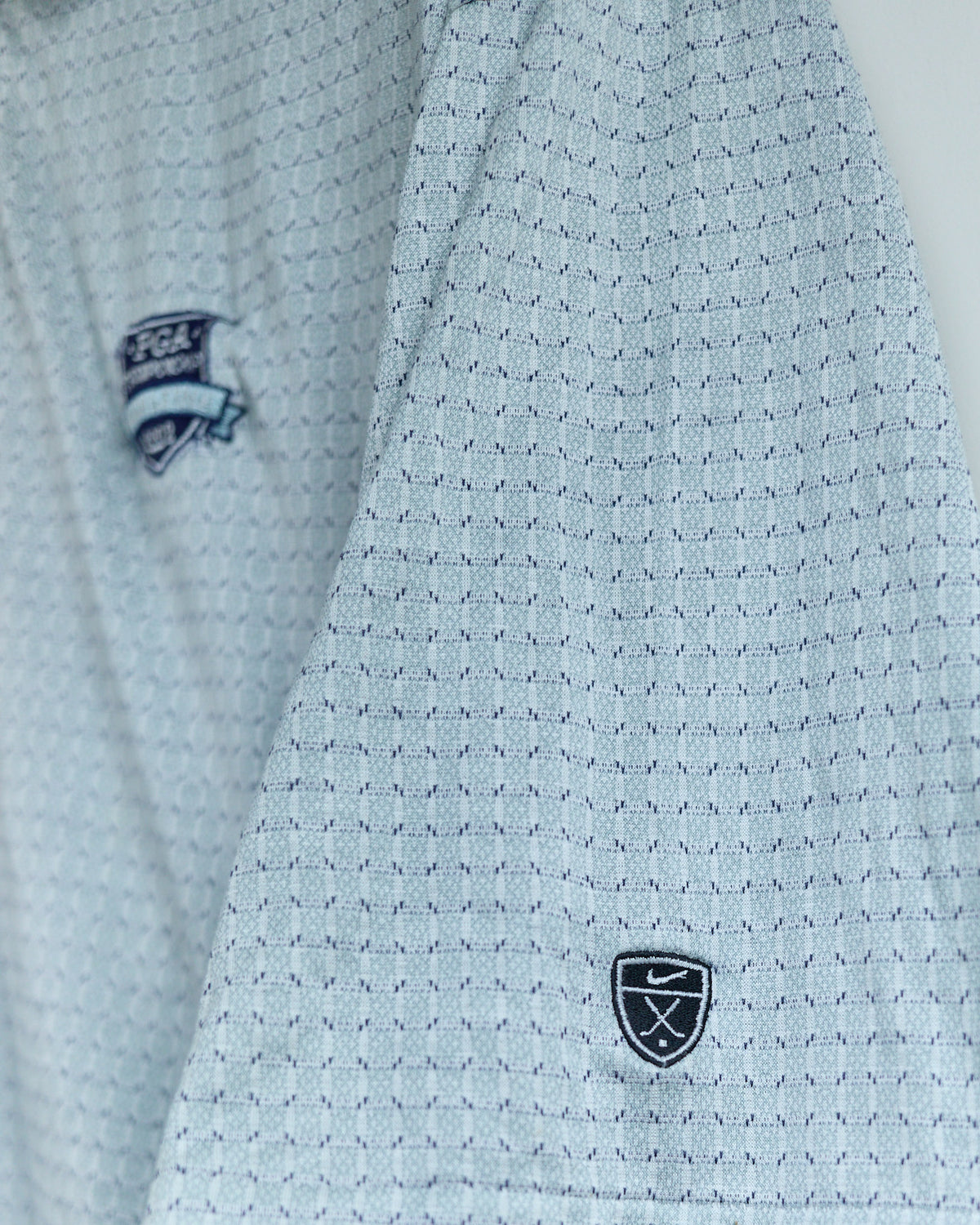 2002 Nike Golf Tiger Woods Shield Logo Pattern Polo, PGA Championship Polo (XL)