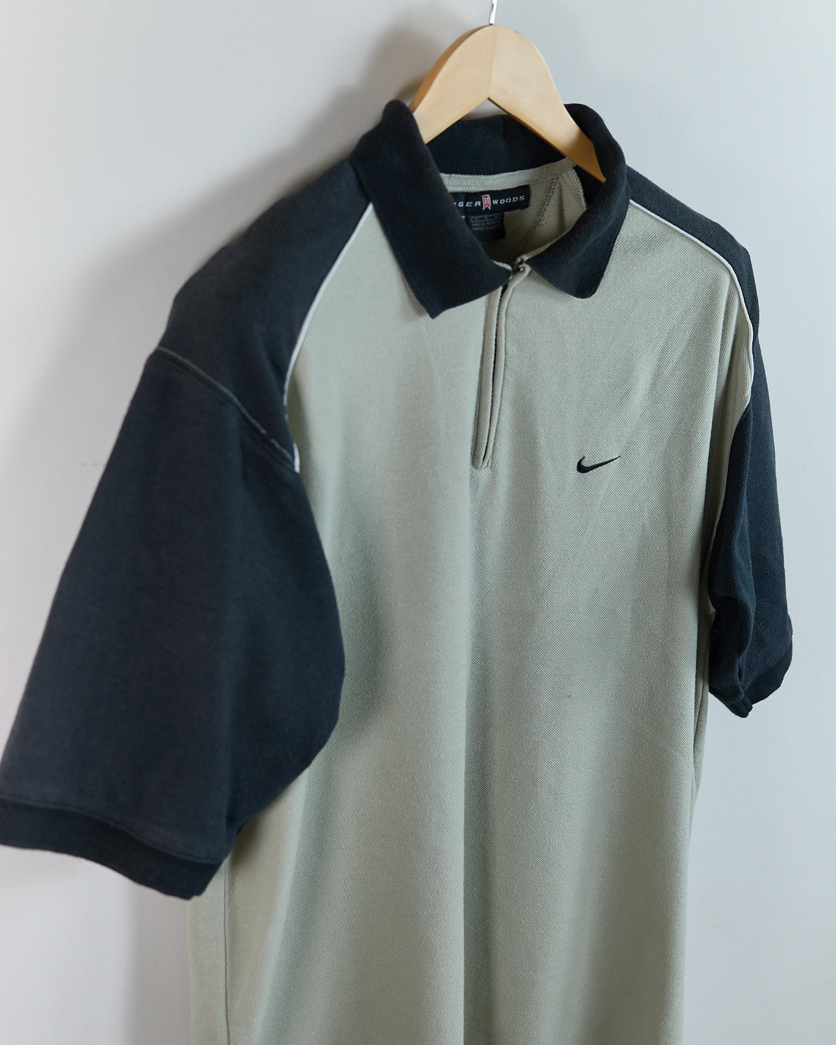 90s Nike Golf Tiger Woods Beige/Black Zip Up Polo (XL)