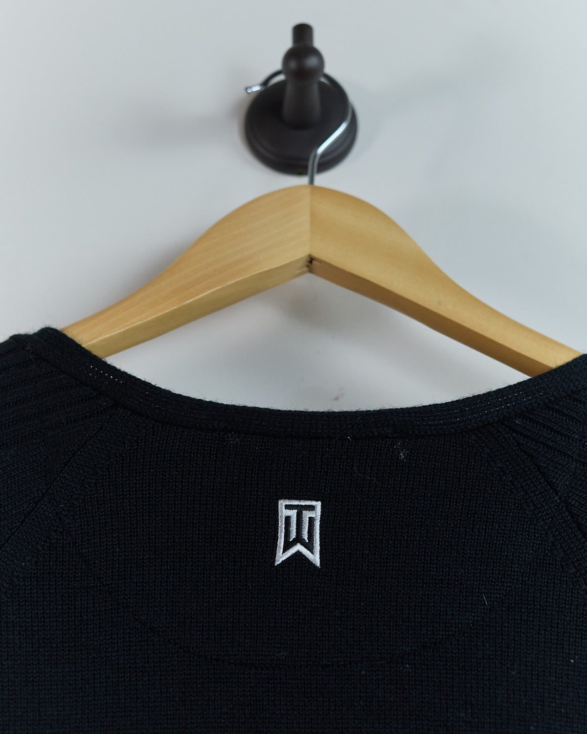 90s to early 00s Nike Golf Black V Neck Jumper (L)