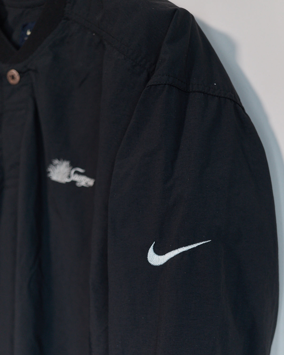 Mid to late 90s Nike Golf Black/White Crew Neck Windbreaker (L)