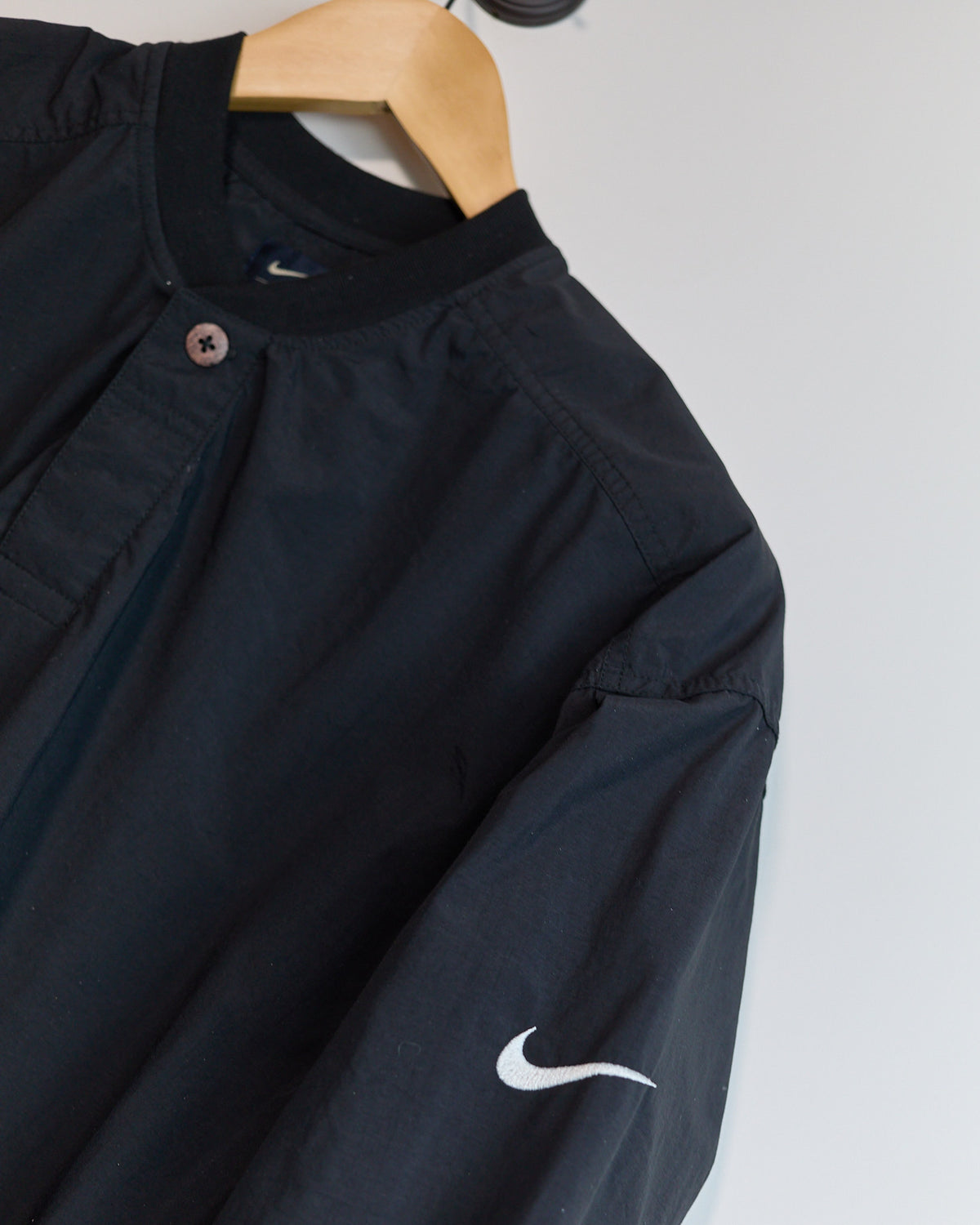 Early 90s Nike Golf Black Crew Neck Windbreaker (M)