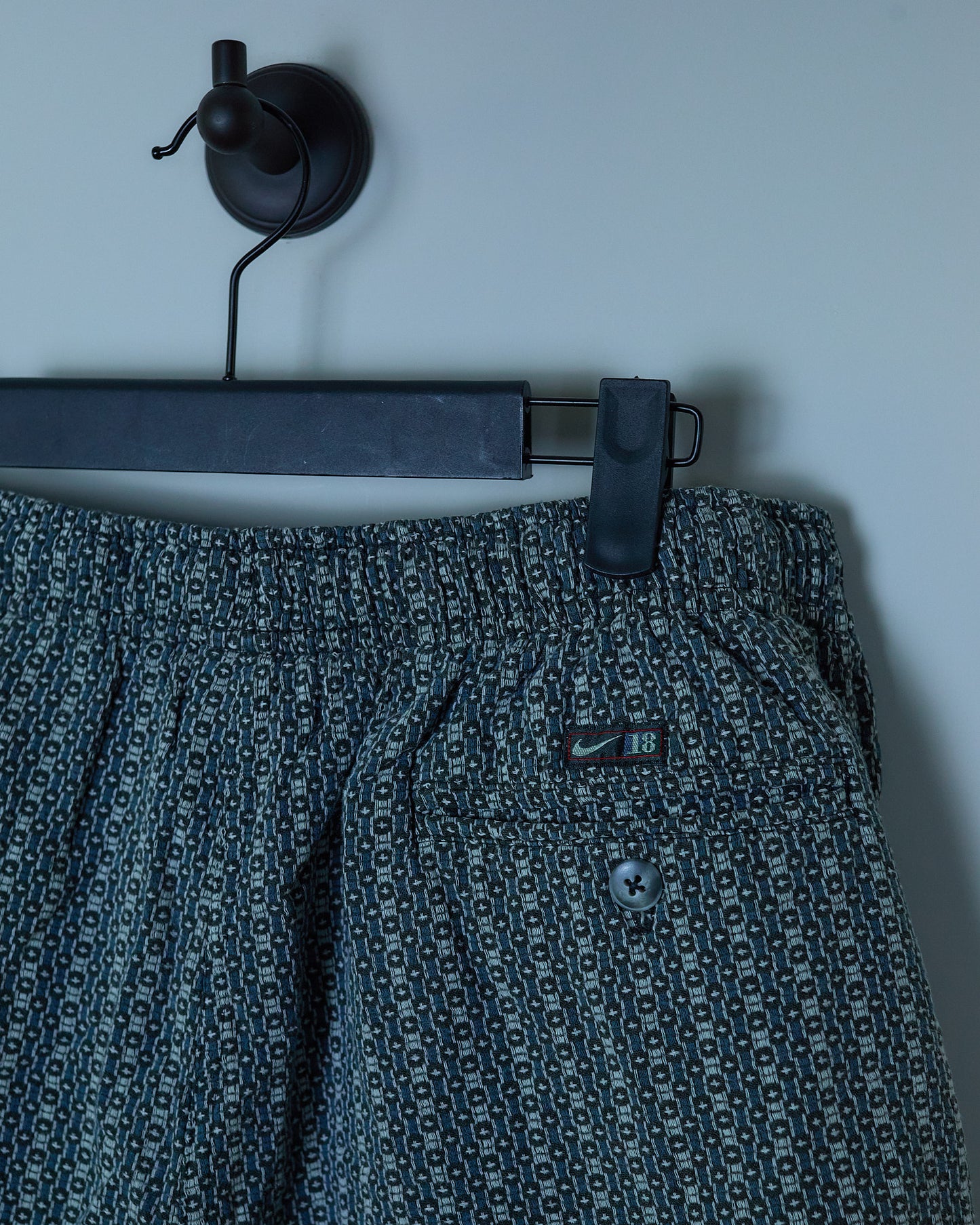 Early 90s Nike Golf Swoosh 18Dark Blue/Grey Pattern Shorts (L)