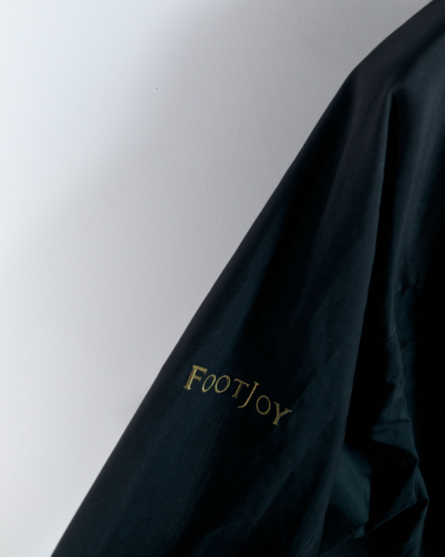 00s FootJoy x Titleist Black V Neck Windbreaker (M)