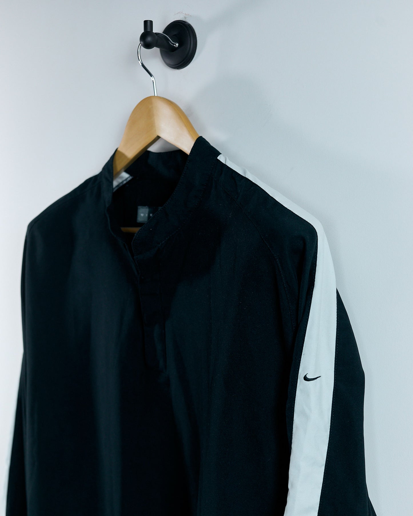 90s Nike Shield Logo Black/White Mock Collar Quarter Zip Wind Jacket (