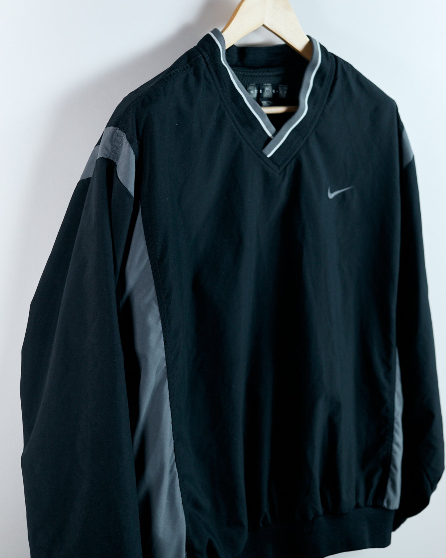 90s Nike Golf Black/Grey V Neck Windbreaker Jacket (L)