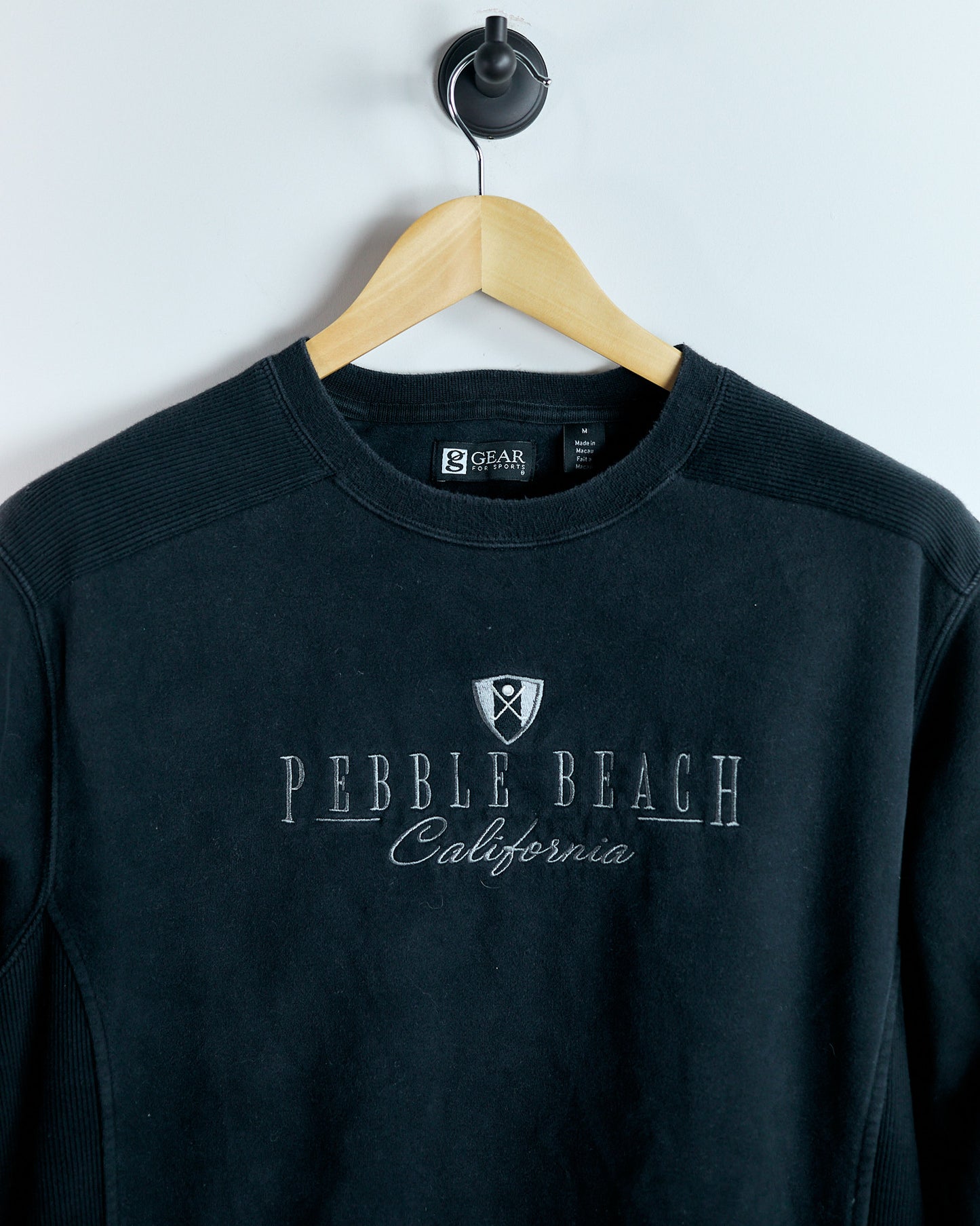90s Pebble Beach Black Crew Neck Jumper by Gear for Sports (M)