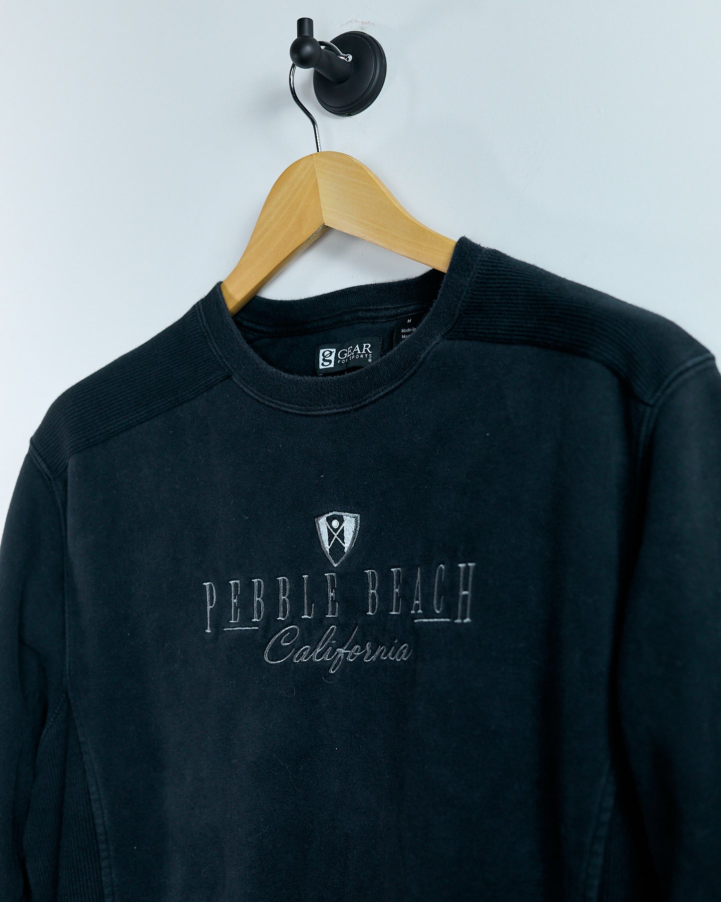 90s Pebble Beach Black Crew Neck Jumper by Gear for Sports (M)