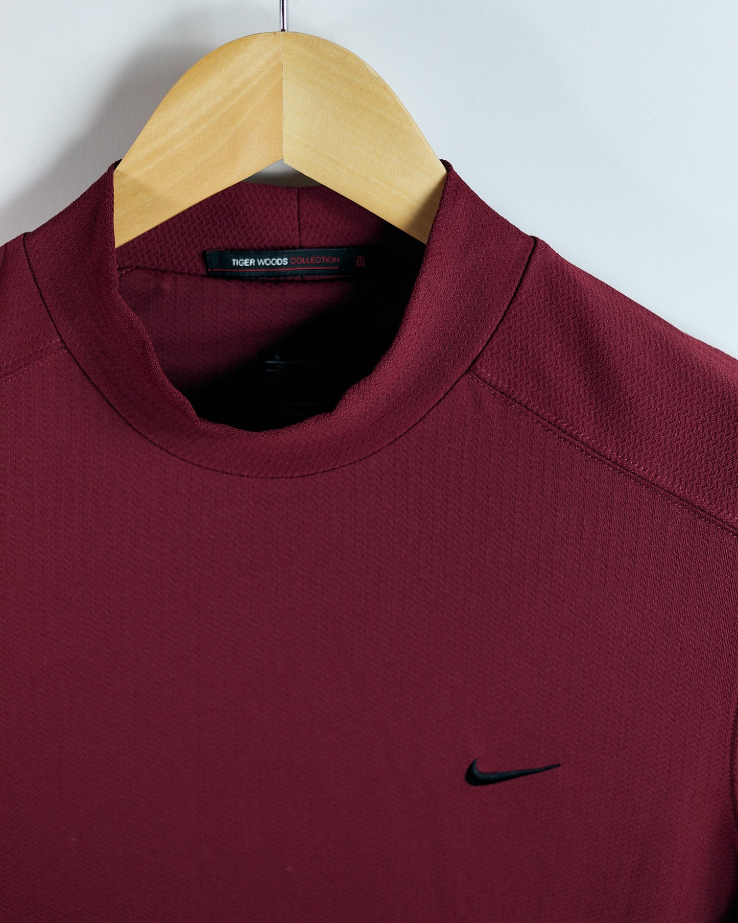 90s Tiger Woods Sunday Red Mock Neck Dri-Fit T-Shirt (S)
