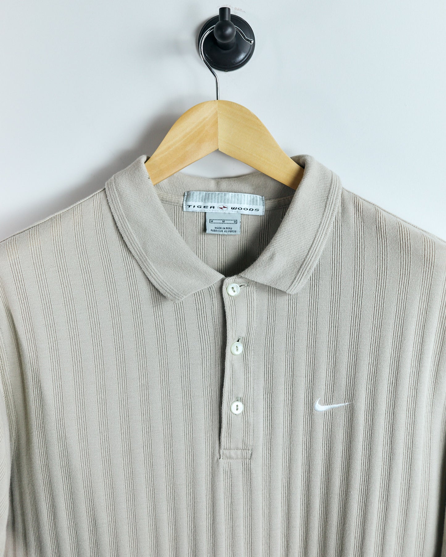 90s Tiger Woods Yin Yang, Beige Polo, with detailed weave and logo (M)