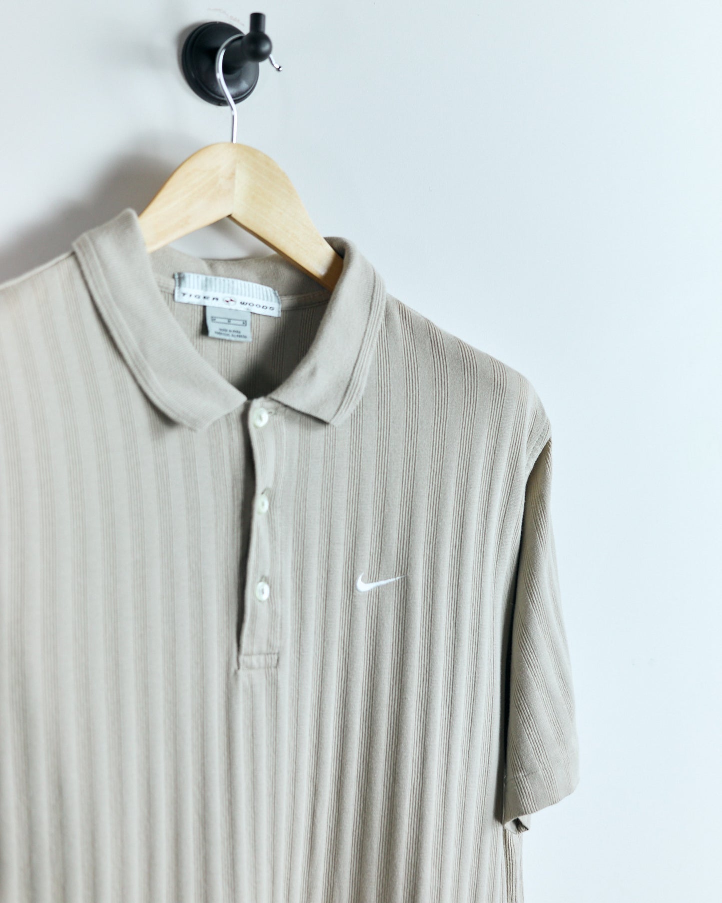 90s Tiger Woods Yin Yang, Beige Polo, with detailed weave and logo (M)
