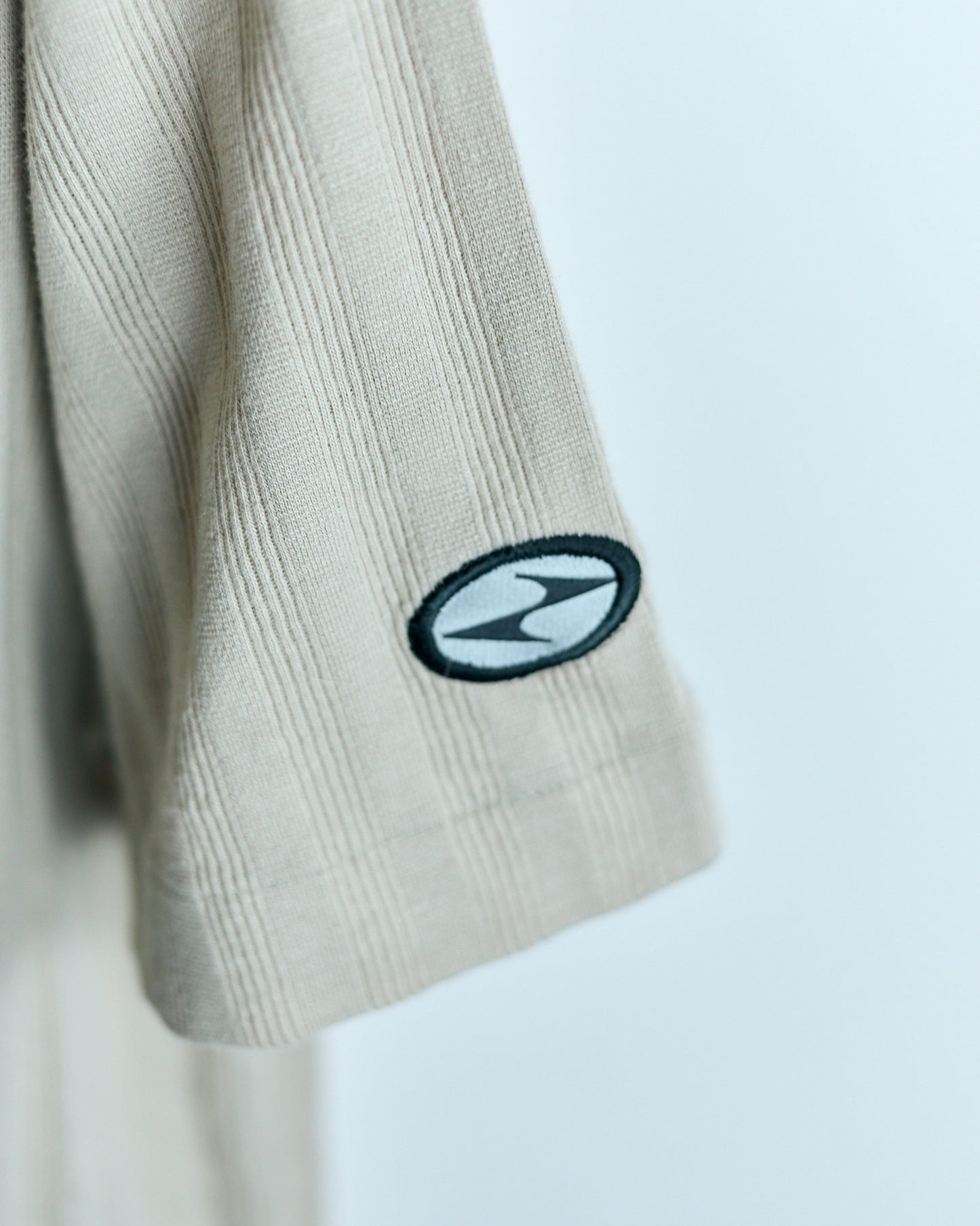 90s Tiger Woods Yin Yang, Beige Polo, with detailed weave and logo (M)