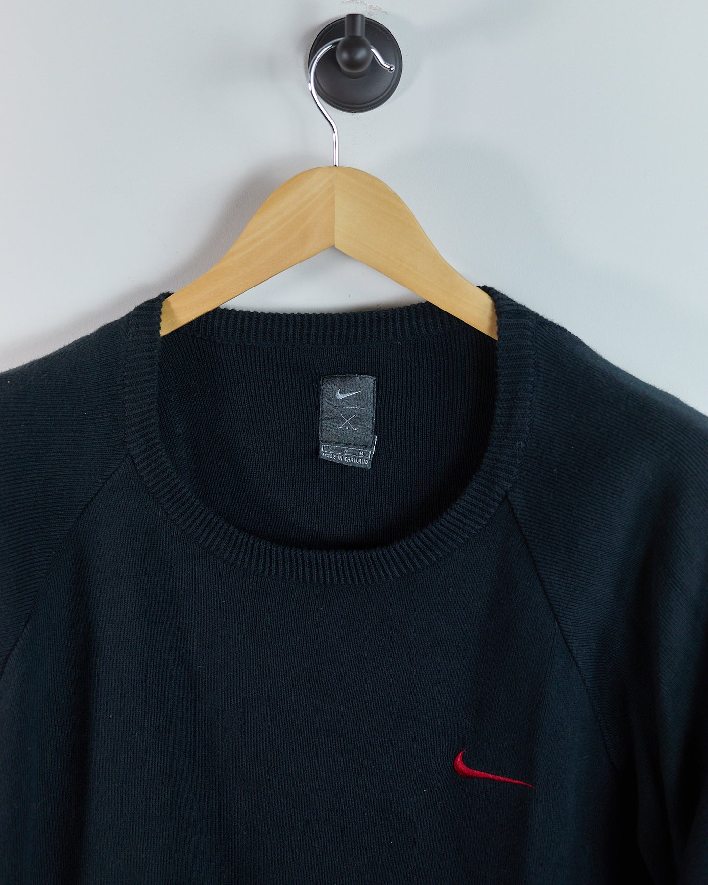 90s to 00s Nike Golf Tiger Woods Yin Yang Black/White Crew Neck Jumper (L)