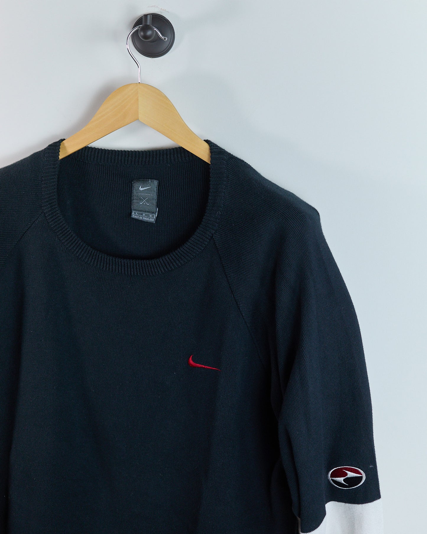 90s to 00s Nike Golf Tiger Woods Yin Yang Black/White Crew Neck Jumper (L)