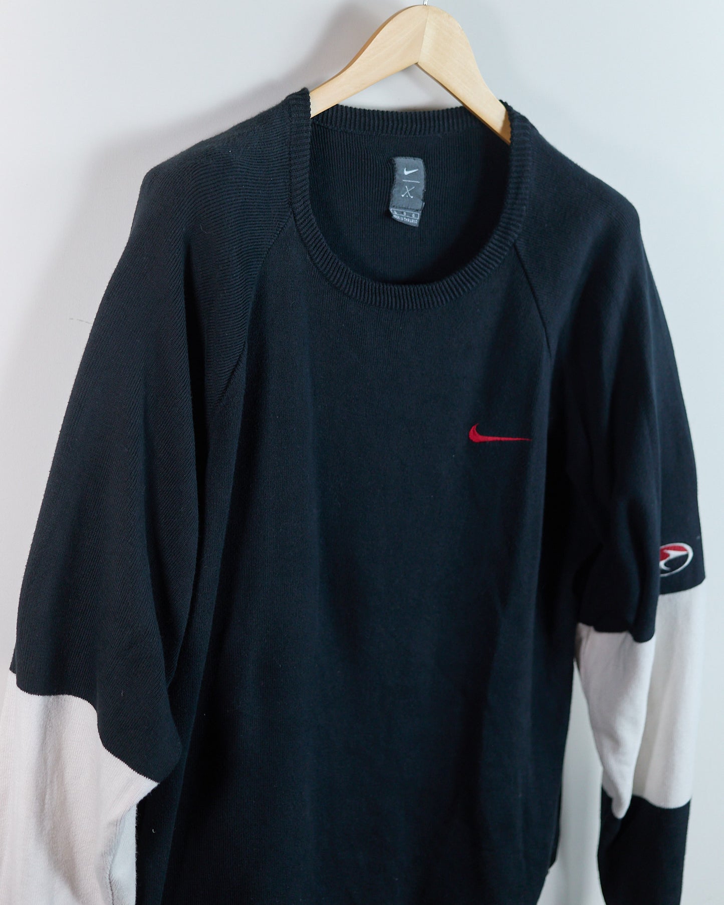 90s to 00s Nike Golf Tiger Woods Yin Yang Black/White Crew Neck Jumper (L)