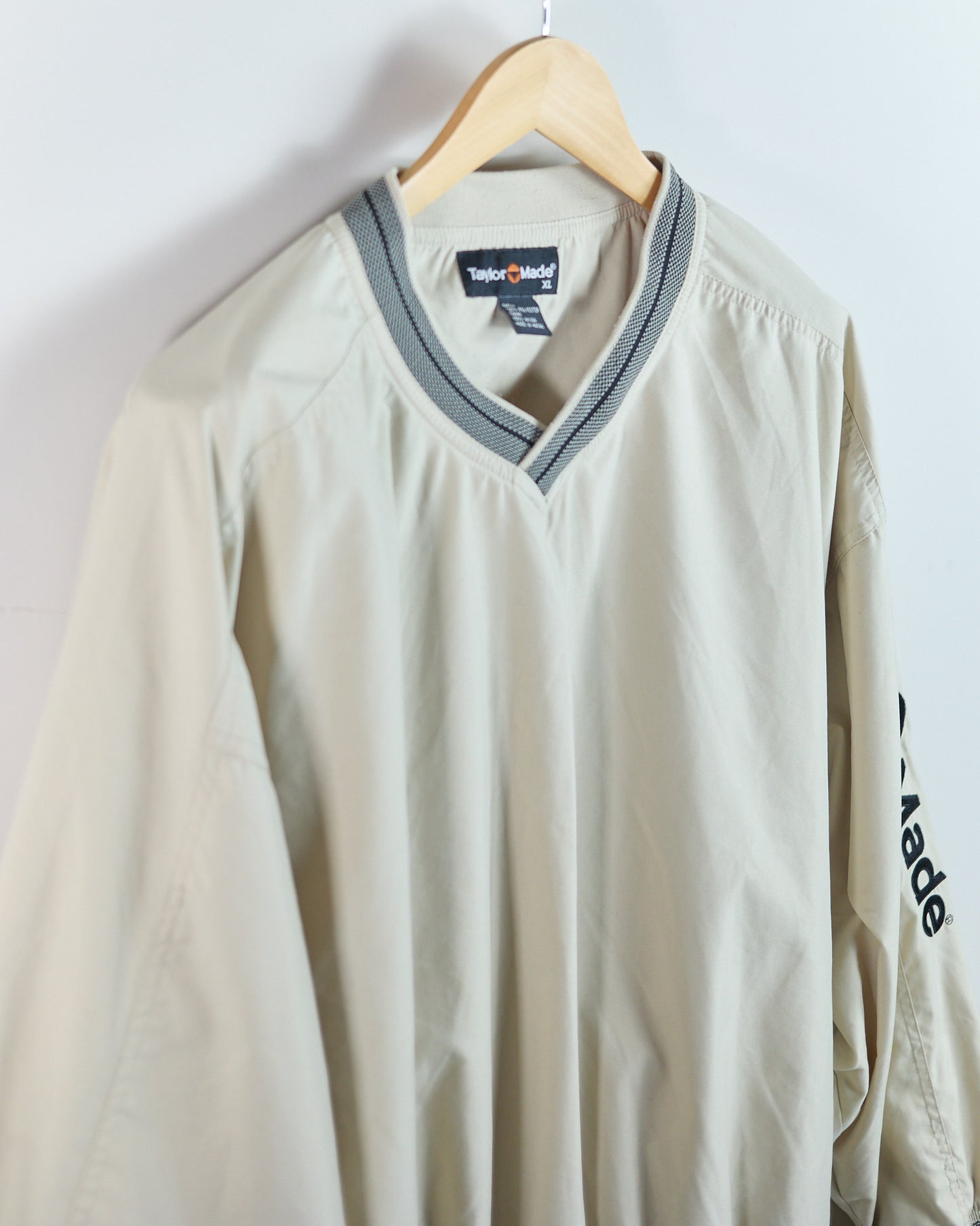 90s TaylorMade Cream V Neck Windbreaker (XL)