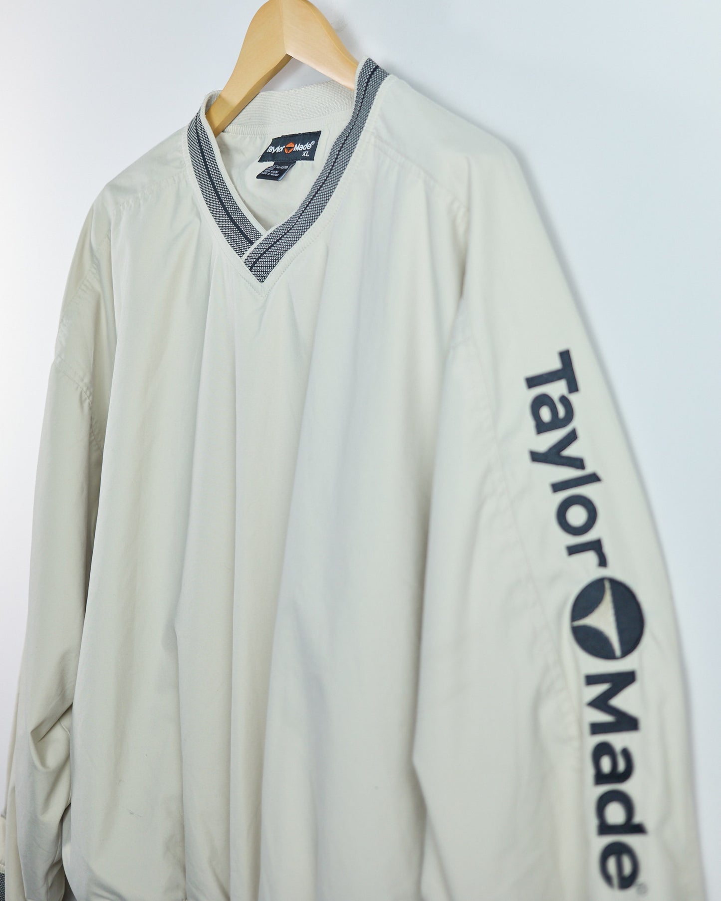 90s TaylorMade Cream V Neck Windbreaker (XL)