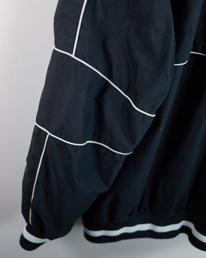 Late 80s to early 90s Nike Golf Black/White V Neck Windbreaker (XL)