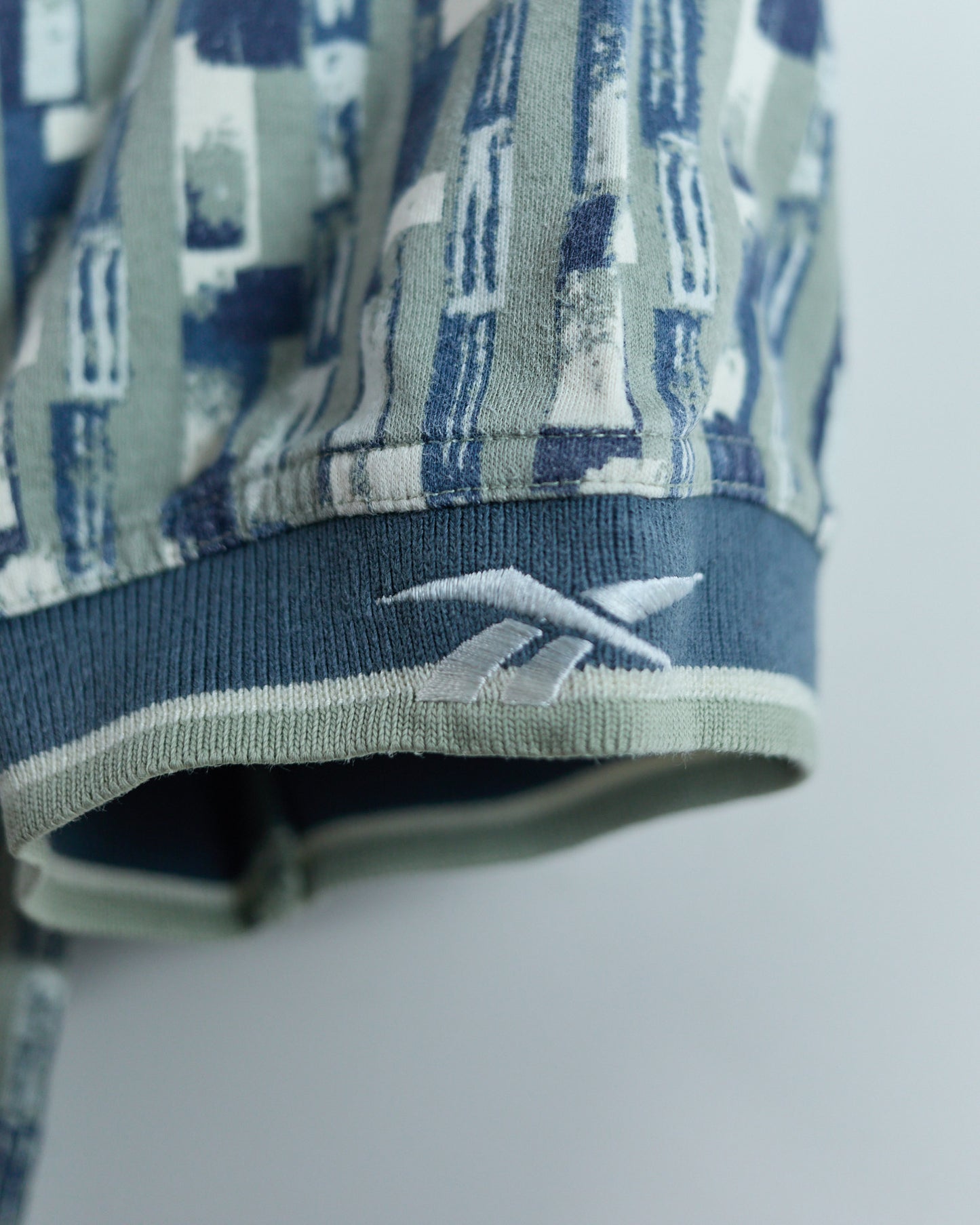 90s Reebok Sage/Green Pattern Zip Up Polo (M)