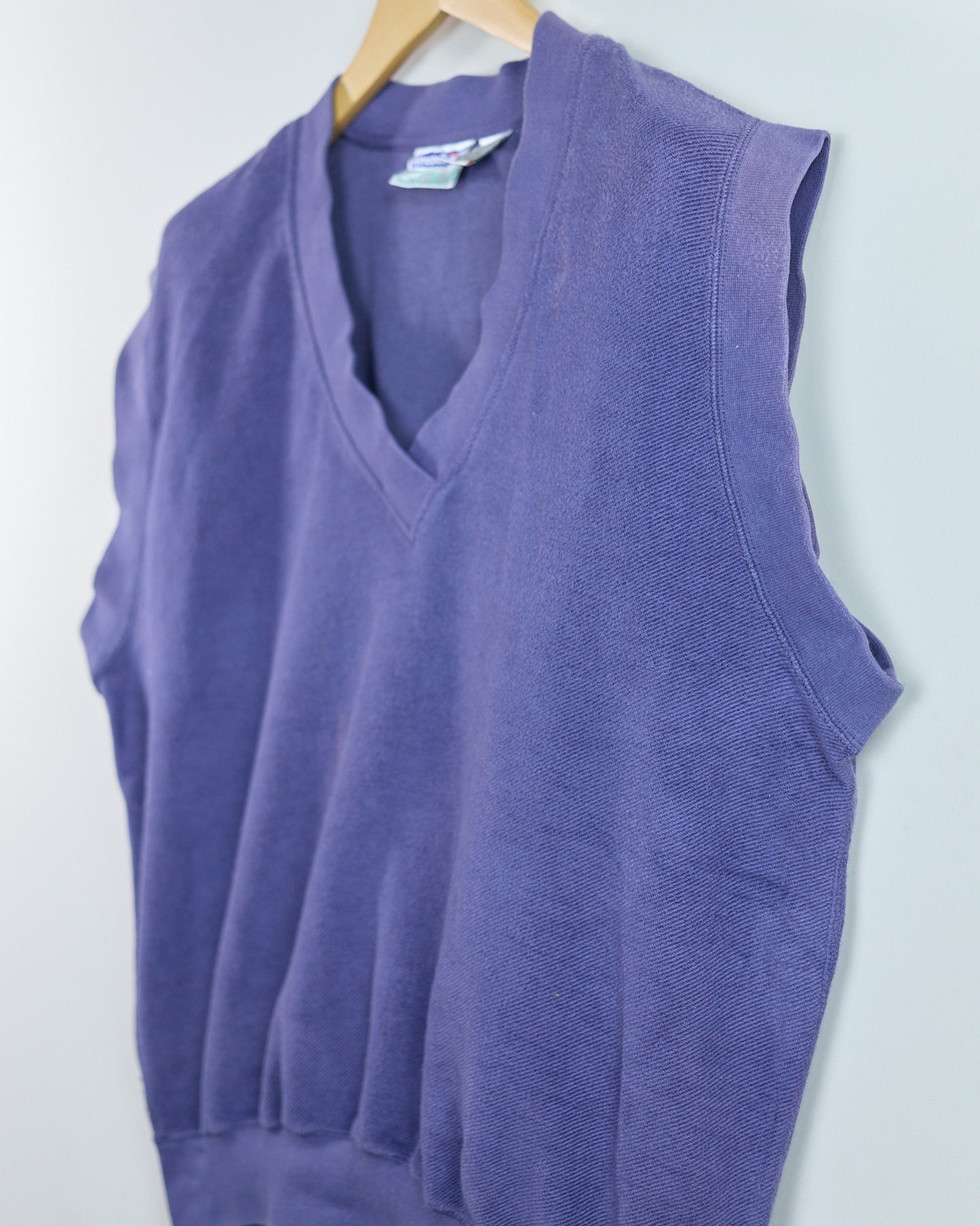 90s Reebok Dusty Purple V Neck Vest (L)
