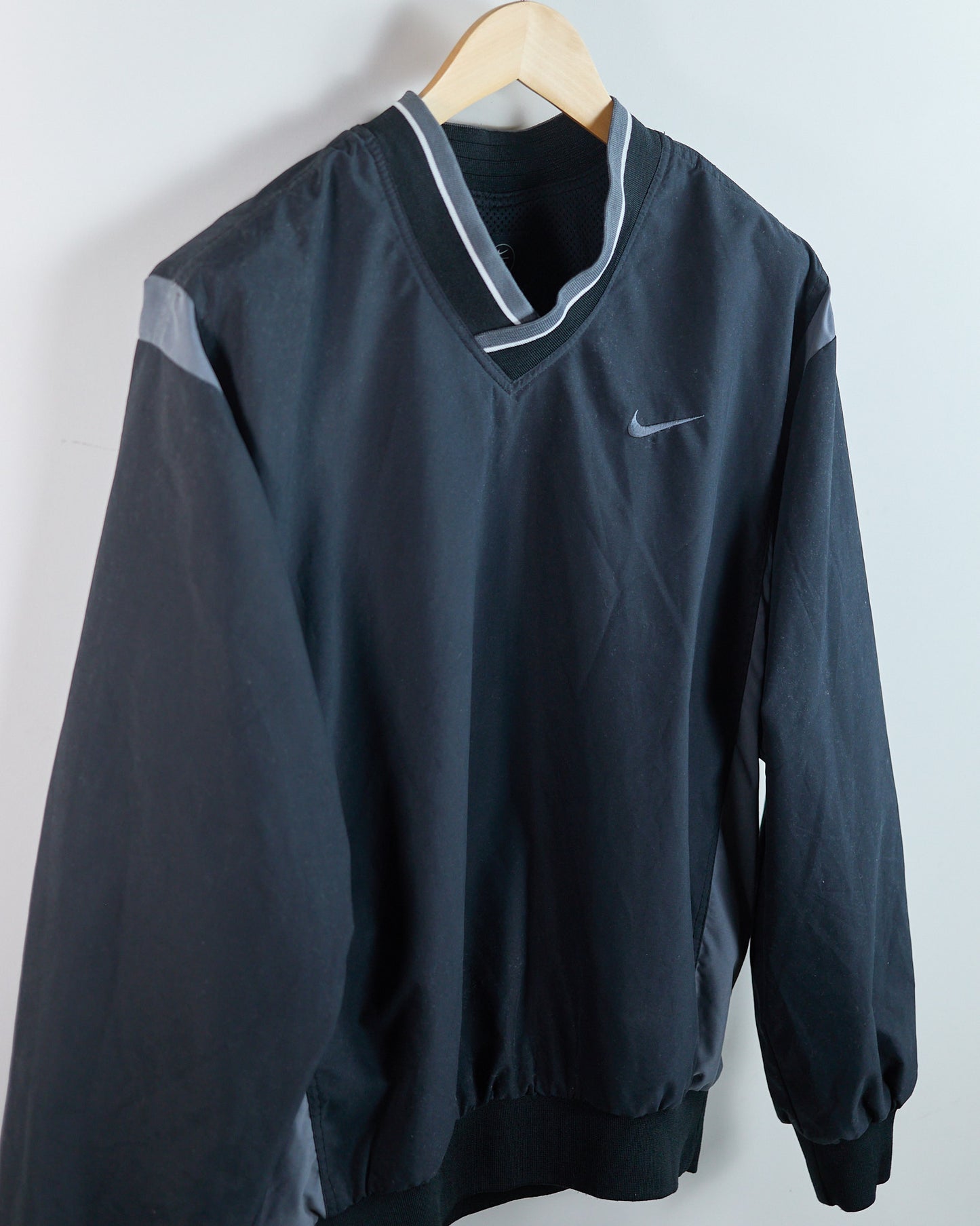 90s Nike Golf Black/Grey V Neck Windbreaker (M)