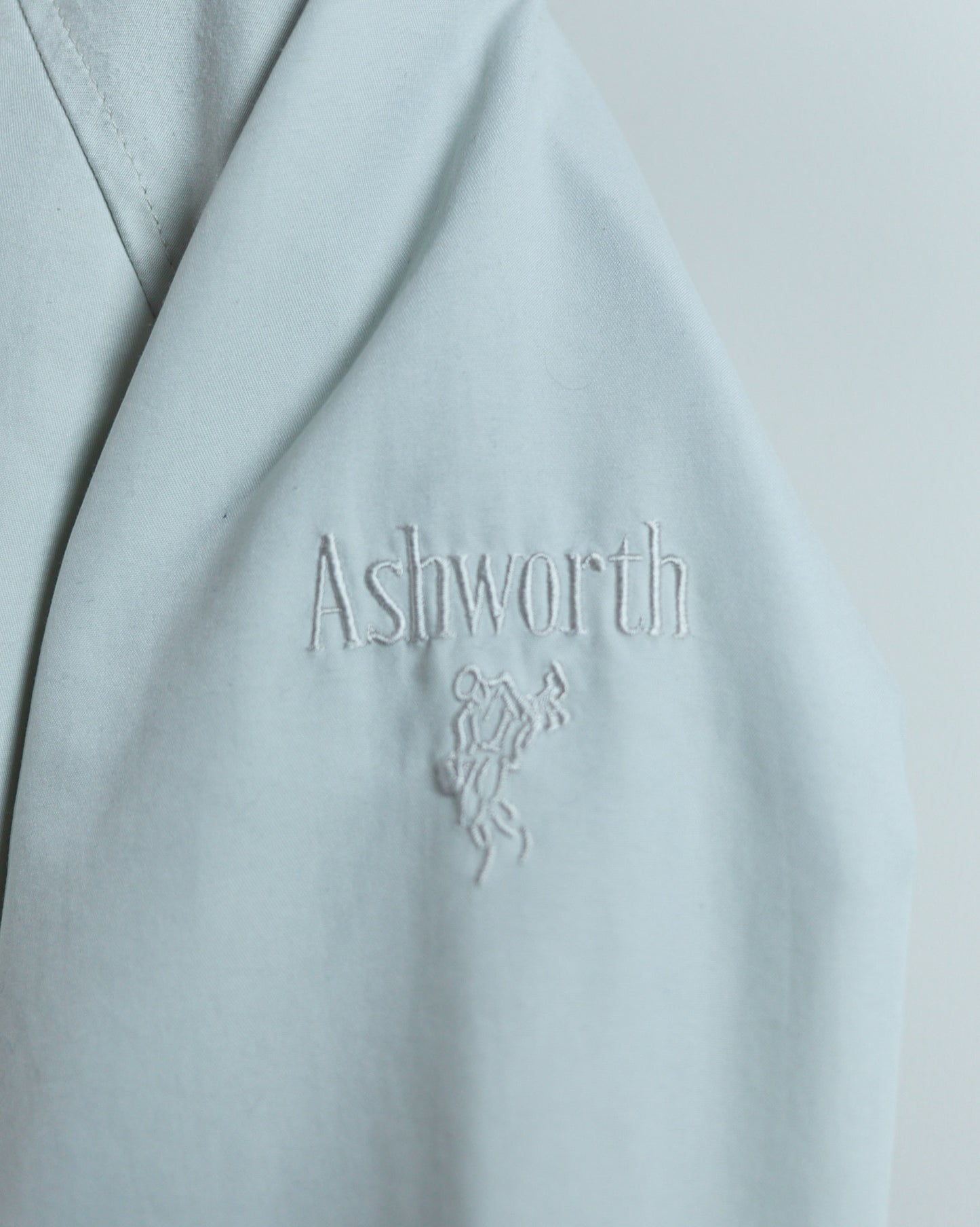 90s Ashworth Cream V Neck Windbreaker (M)