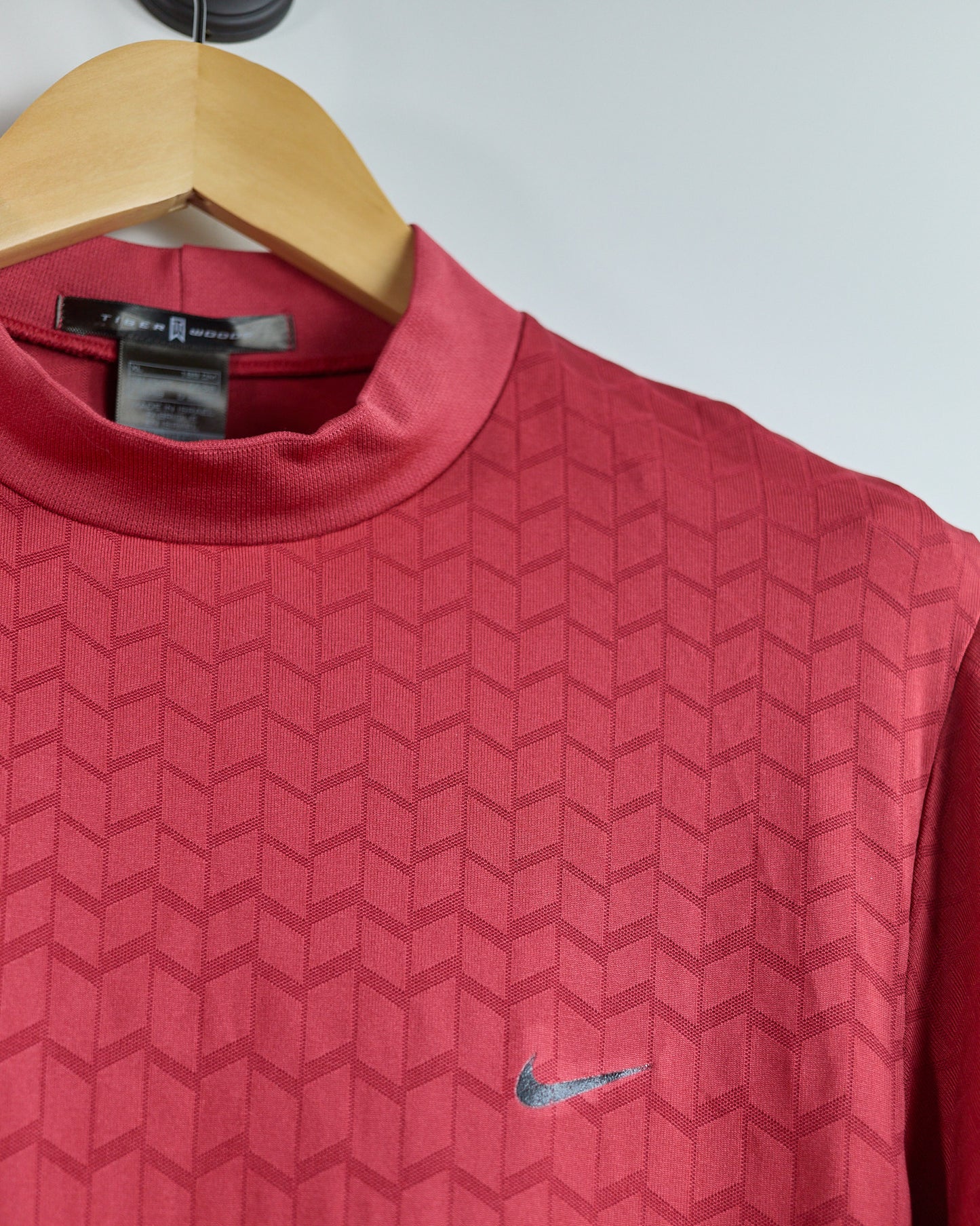 90s Nike Golf Tiger Woods Red Pattern Short Sleeve Mock Neck (XL, comes up as an M)