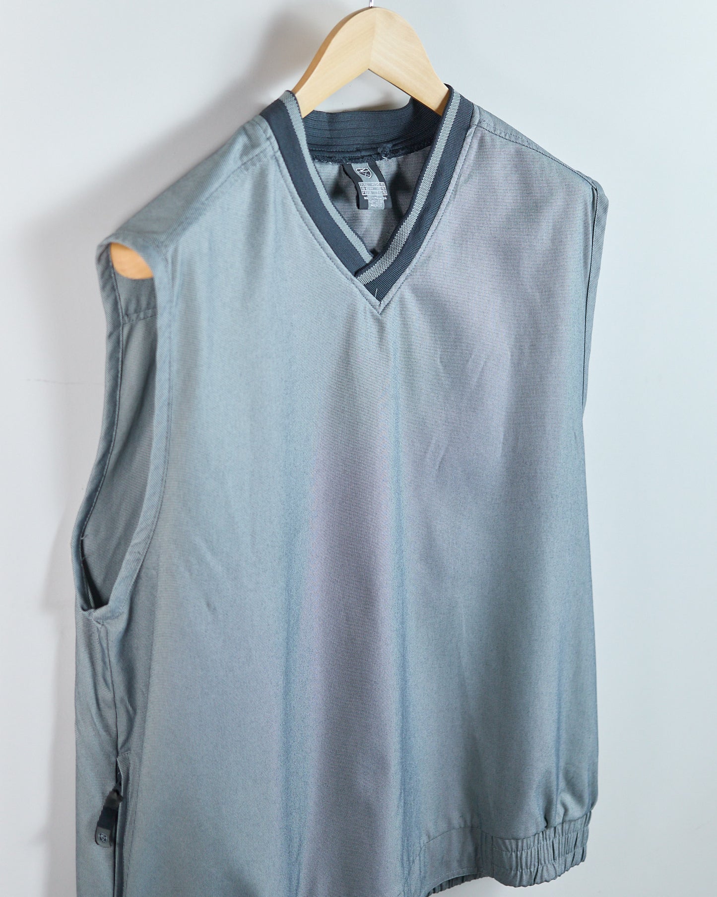 90s Nike Golf Black/White V Neck Windbreaker Vest (L)