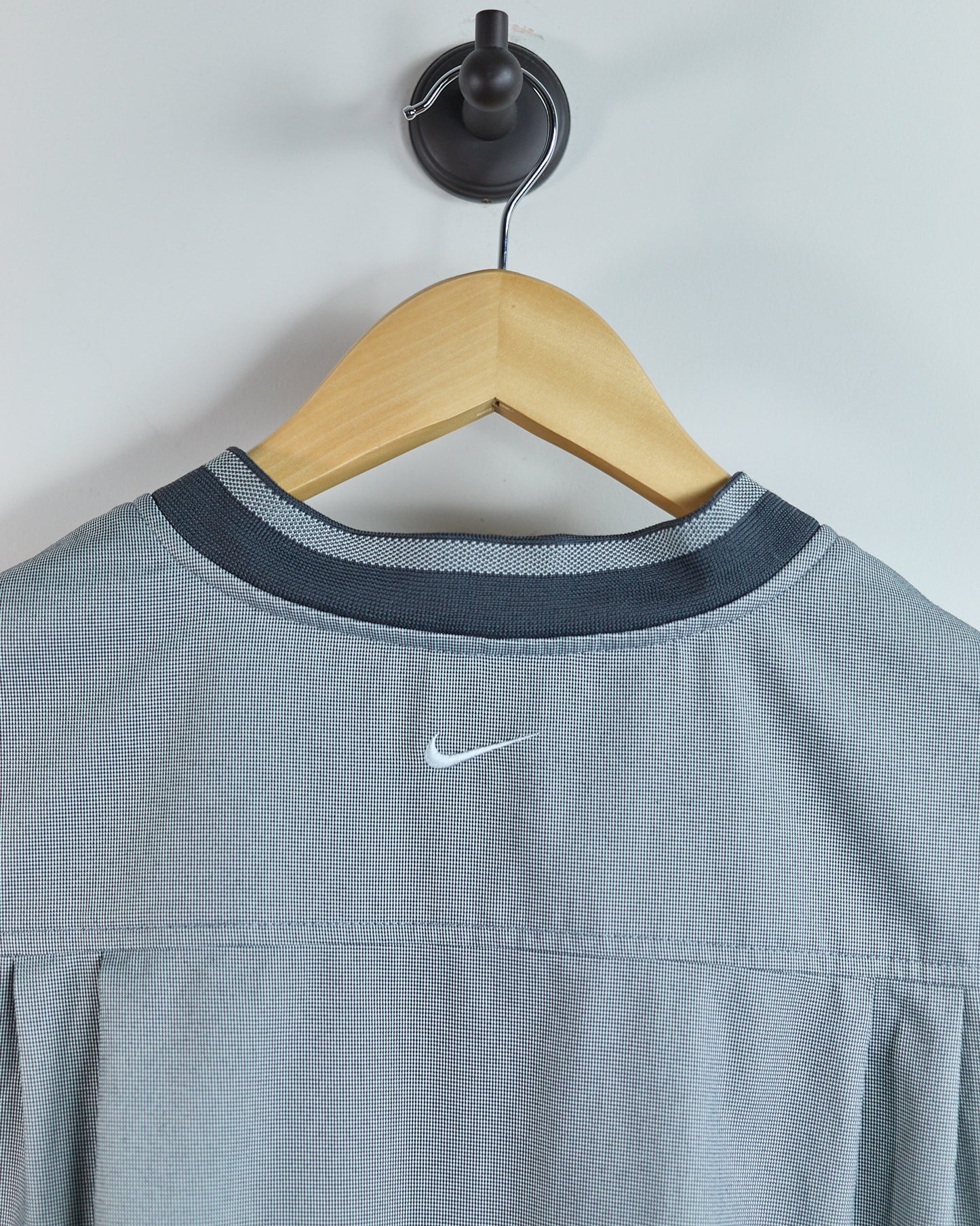 90s Nike Golf Black/White V Neck Windbreaker Vest (L)
