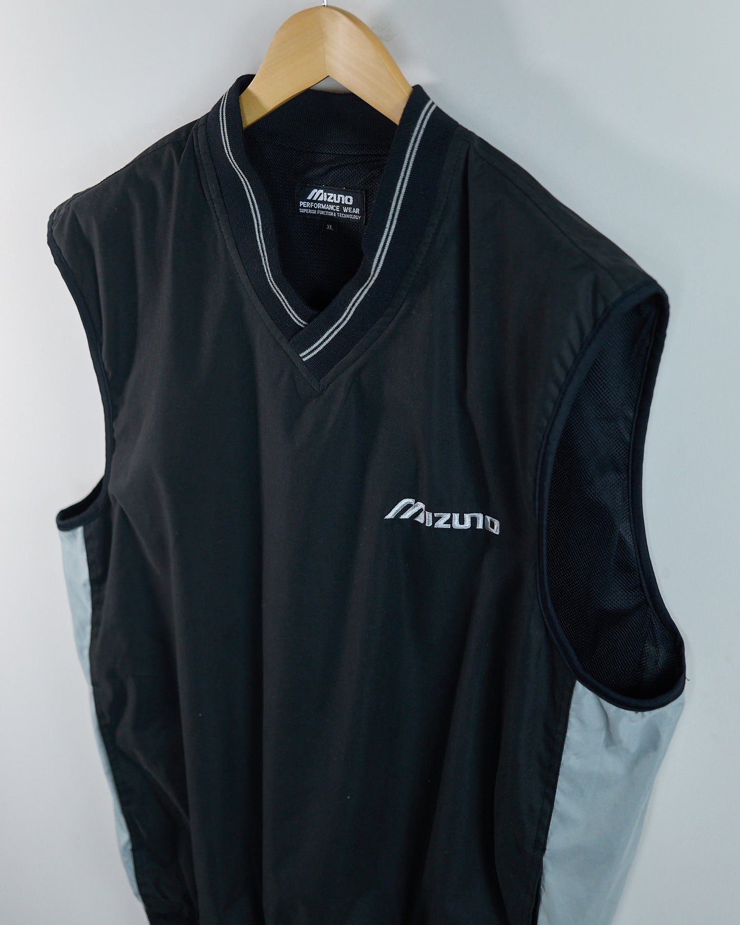 90s Mizuno Golf Black/Grey Windbreaker Vest (XL)