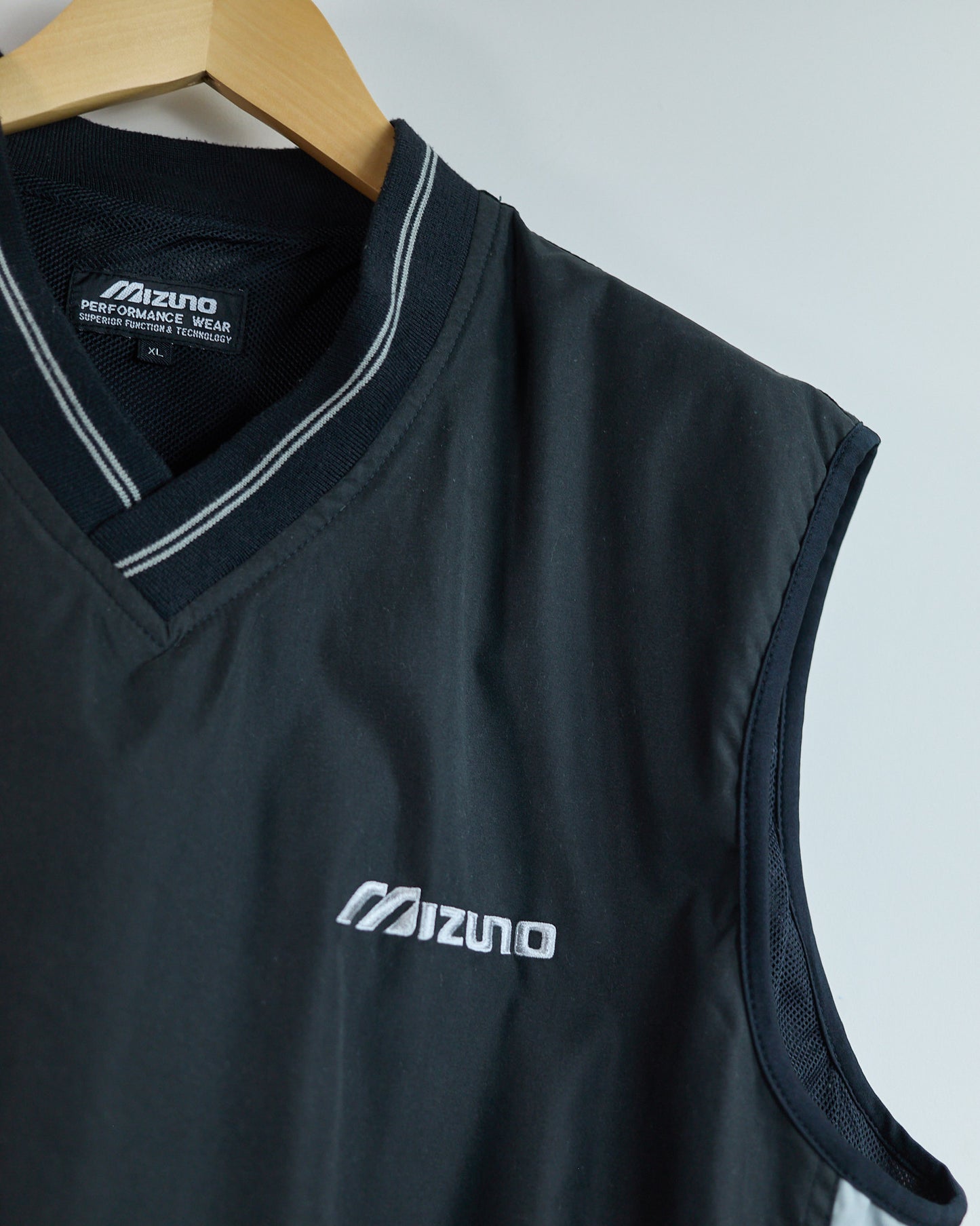 90s Mizuno Golf Black/Grey Windbreaker Vest (XL)