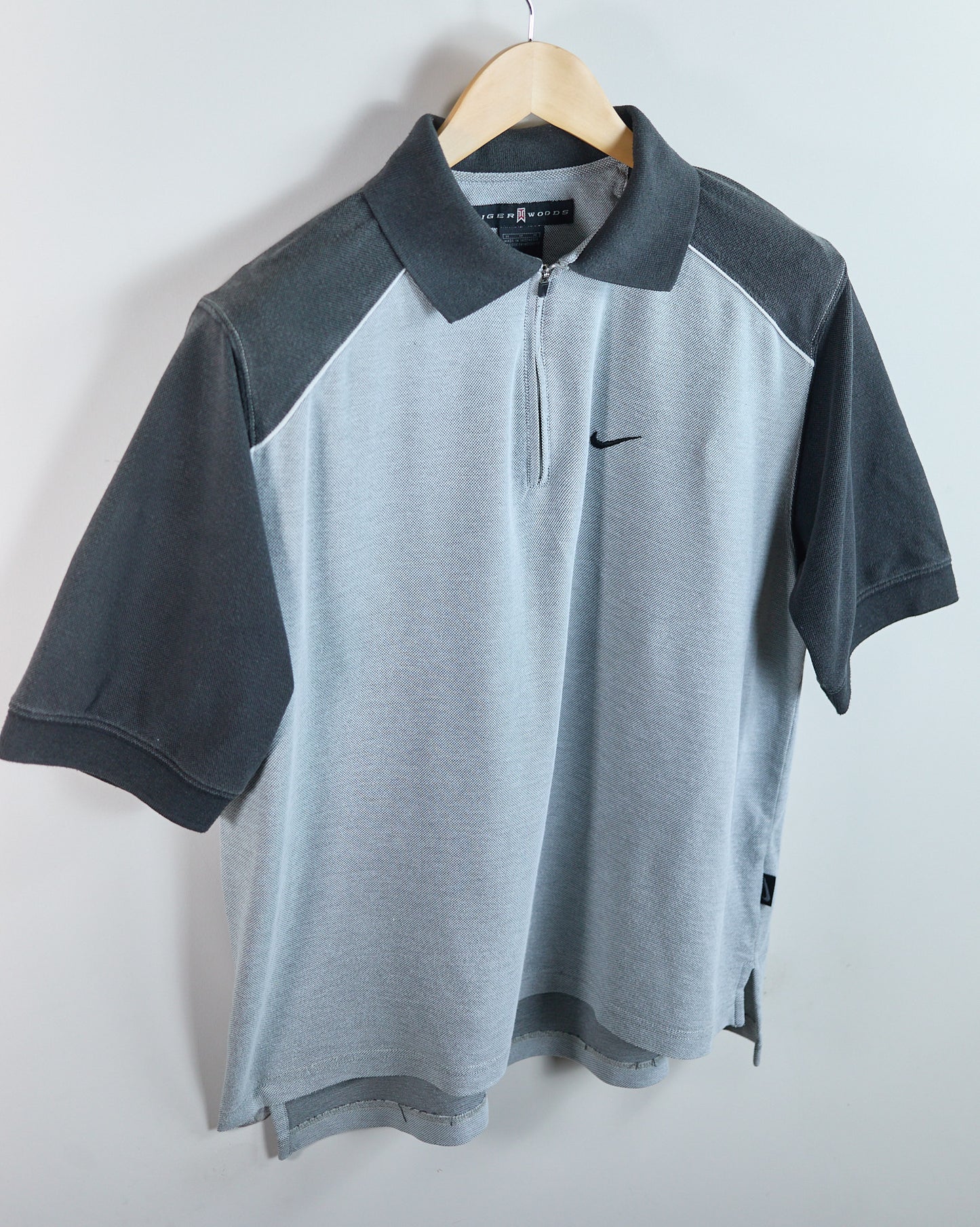 90s Nike Golf Tiger Woods Light Grey/Black Zip Up Polo (M)